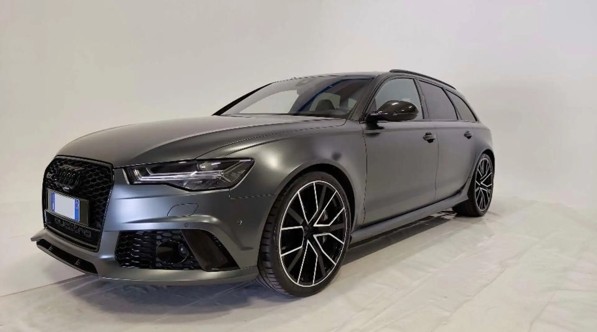 Audi RS6 Avant 4.0 tfsi Performance B&O Carbon 305+km/h Grijs - 1