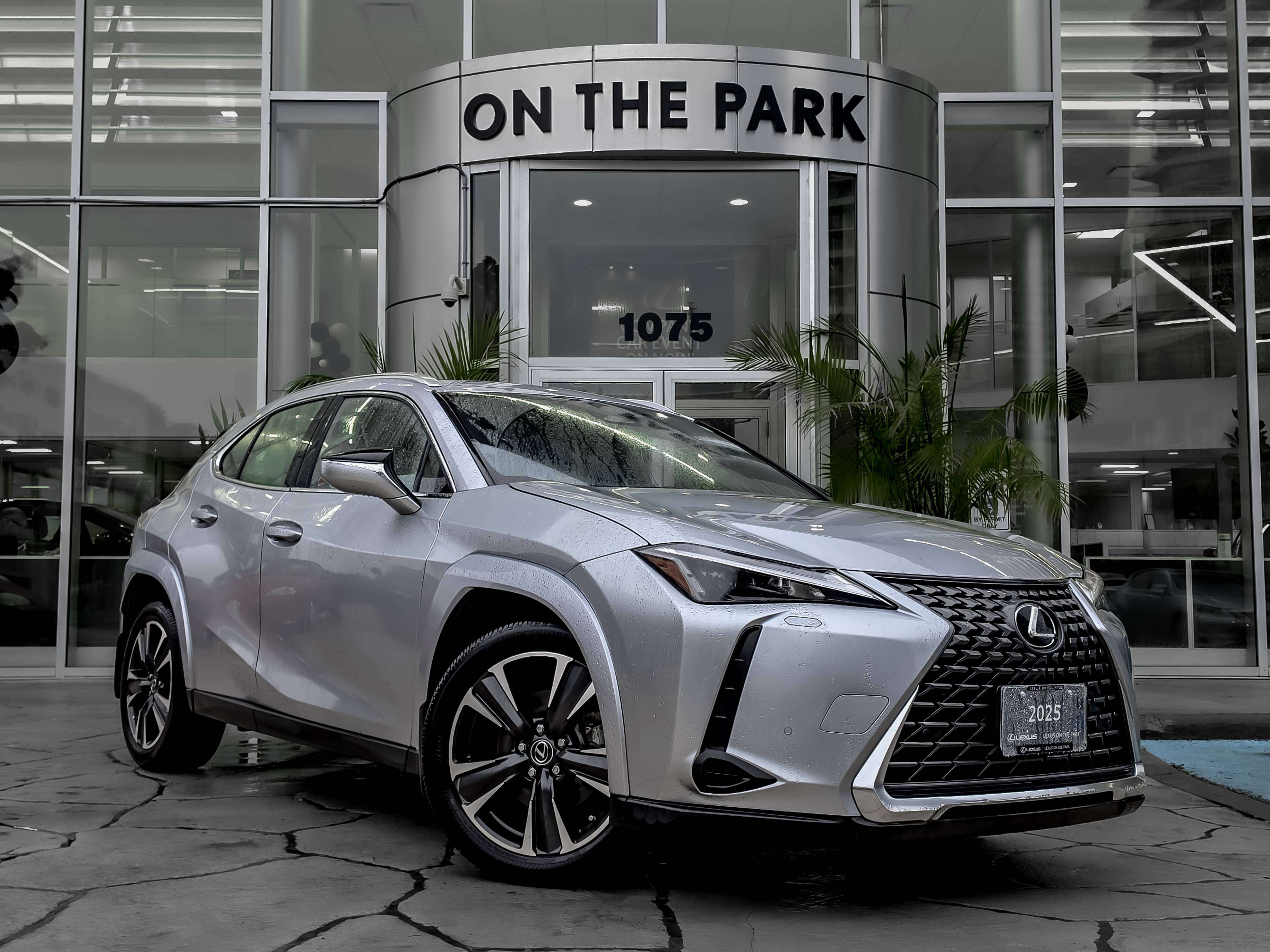 2025 Lexus UX 300H | Luxury Pkg | Lexus Certified — снимка 1