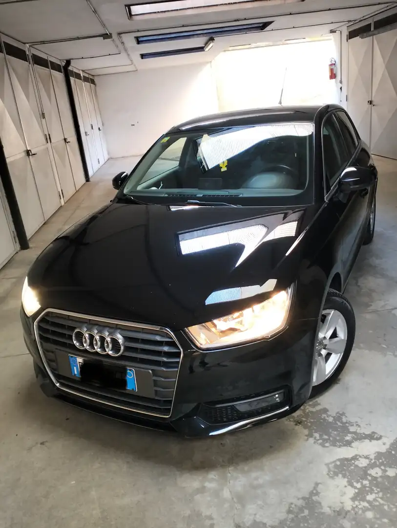 Audi A1 A1 Sportback 1.0 tfsi Admired 82cv Nero - 1