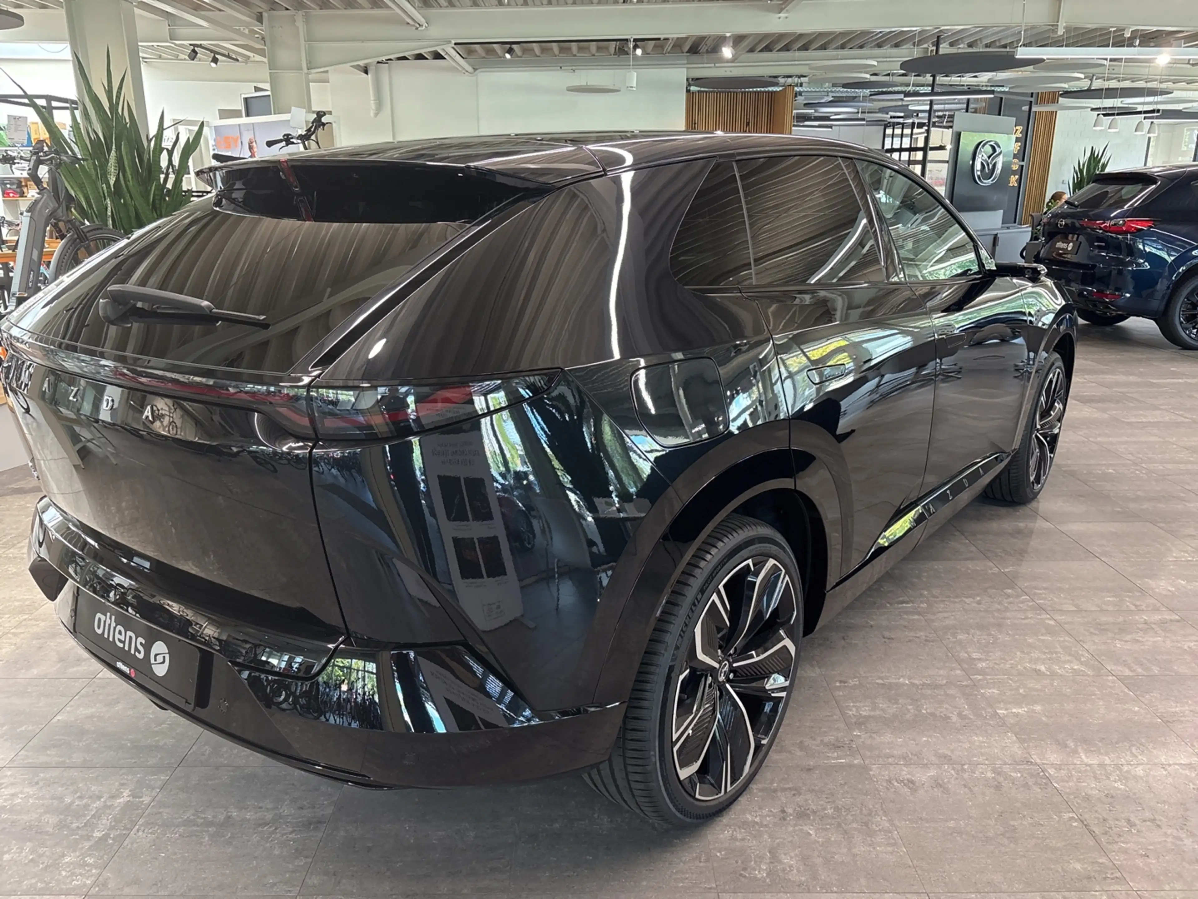 Mazda CX-6e EV Takumi Plus; Digital-Spiegel — photo 4