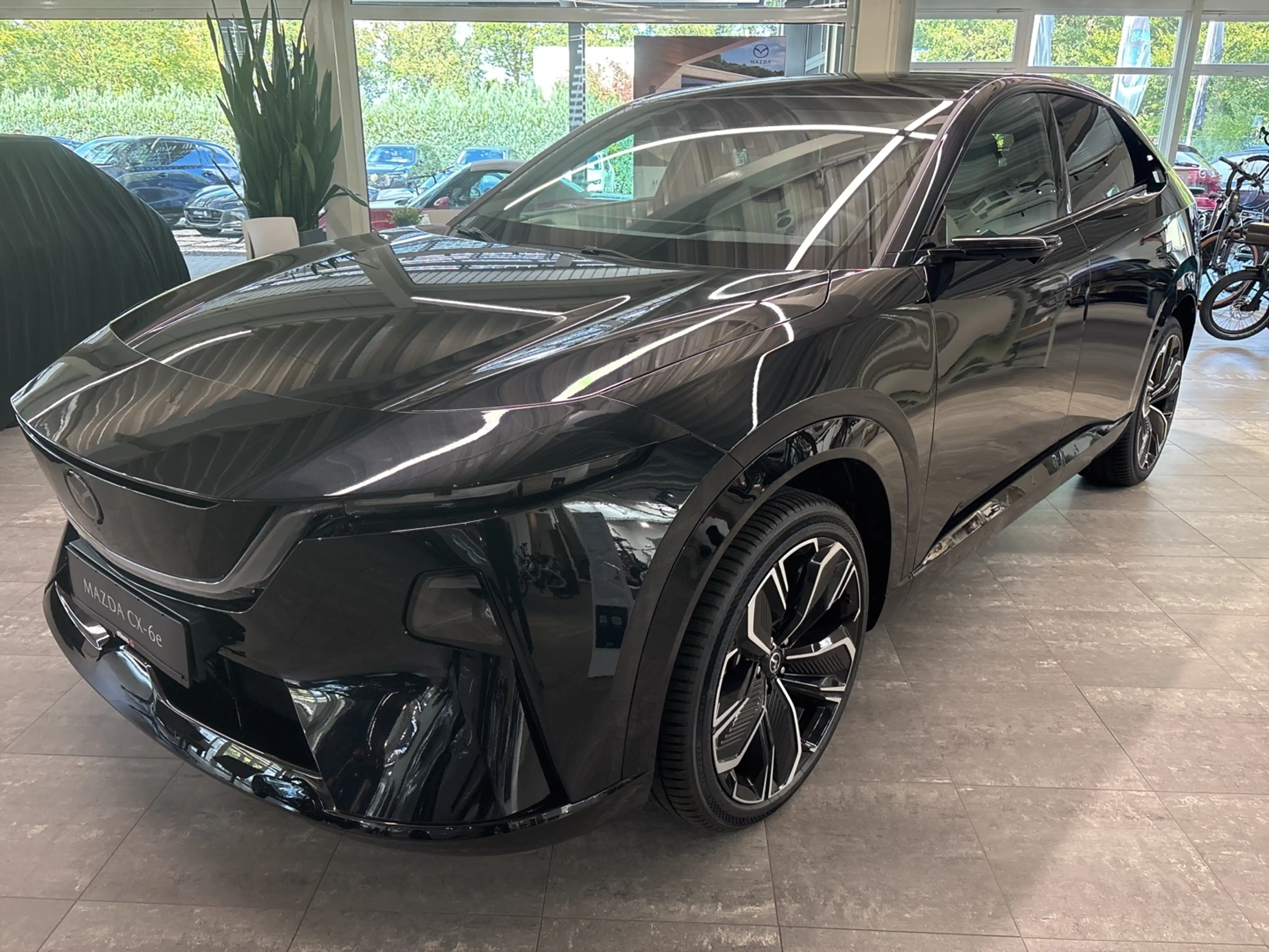 Mazda CX-6e EV Takumi Plus; Digital-Spiegel — photo 11