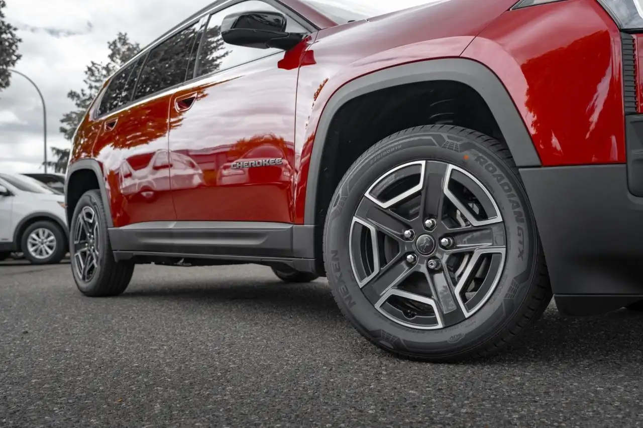 Jeep Cherokee снимка Jeep Cherokee