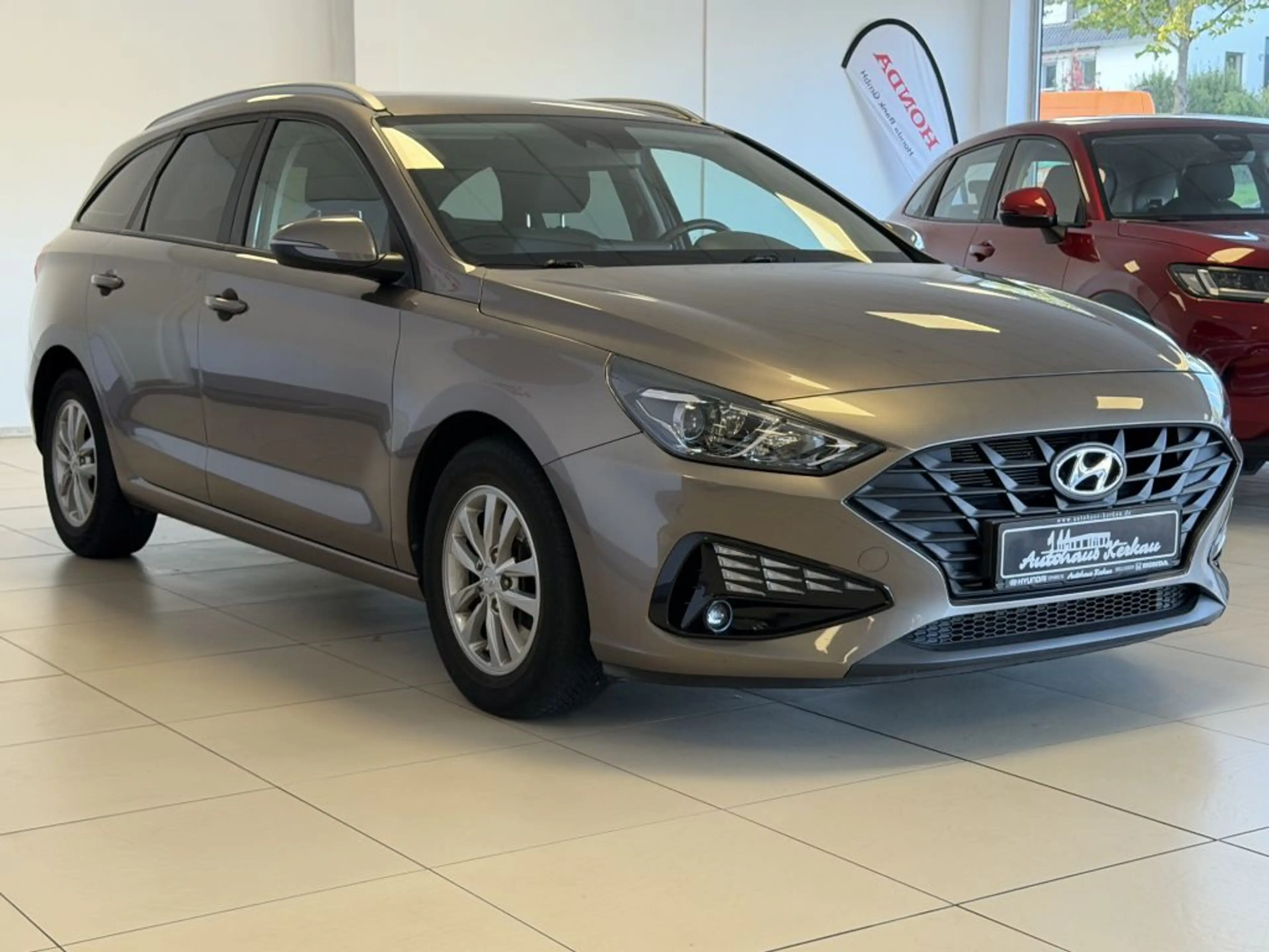 Hyundai i30 Kombi 1.0 T-GDI Select +Ganzjahresreifen+ — photo 5