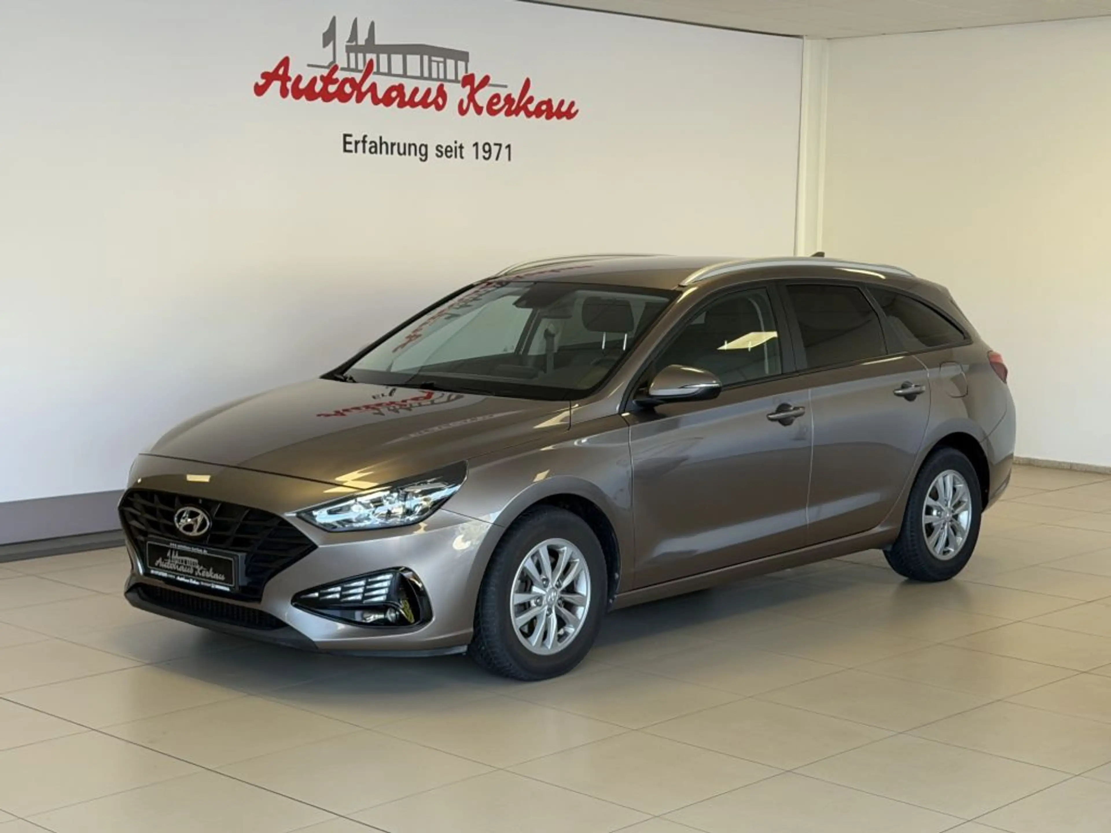 Hyundai i30 Kombi 1.0 T-GDI Select +Ganzjahresreifen+