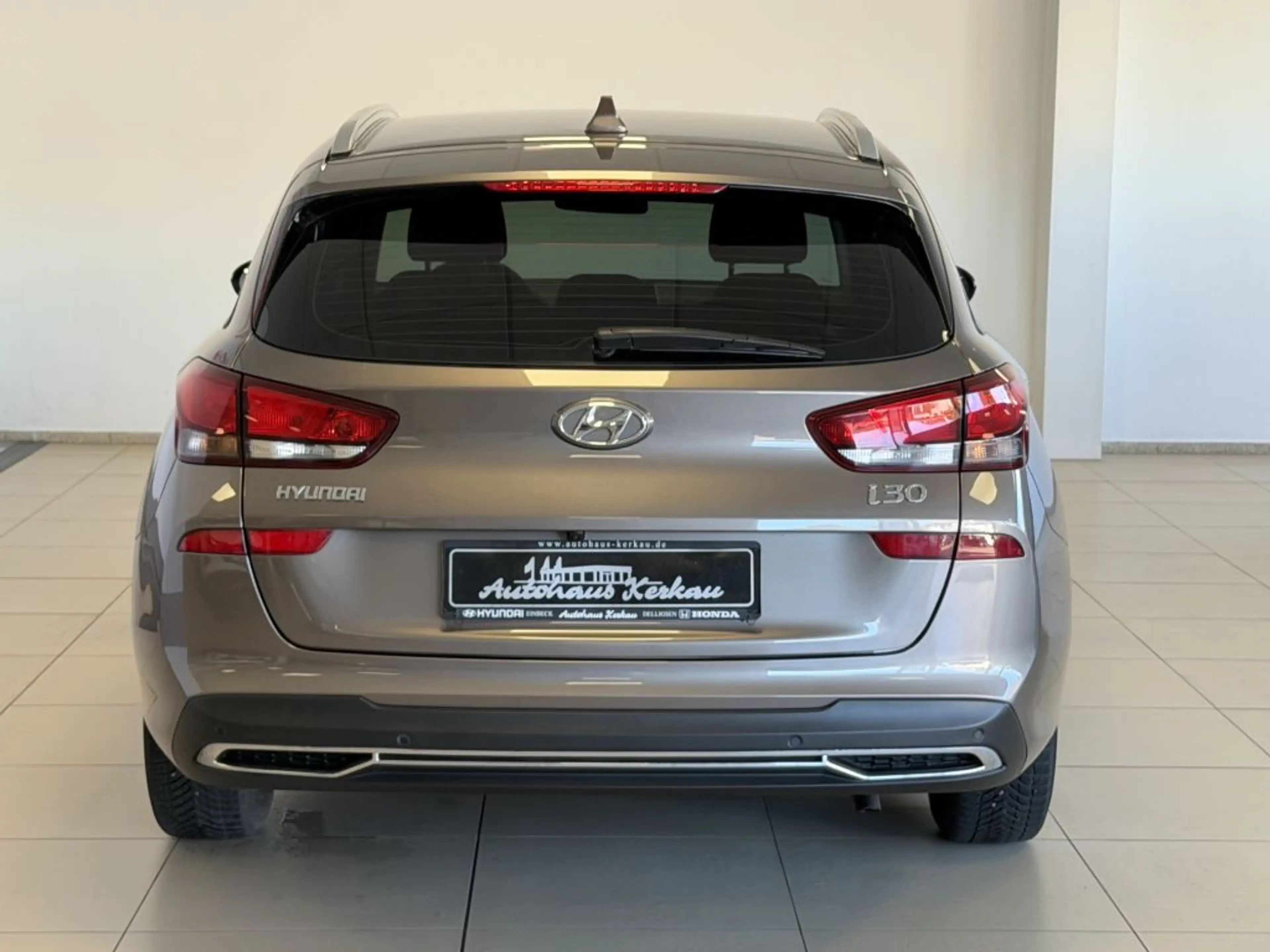 Hyundai i30 Kombi 1.0 T-GDI Select +Ganzjahresreifen+ — photo 14
