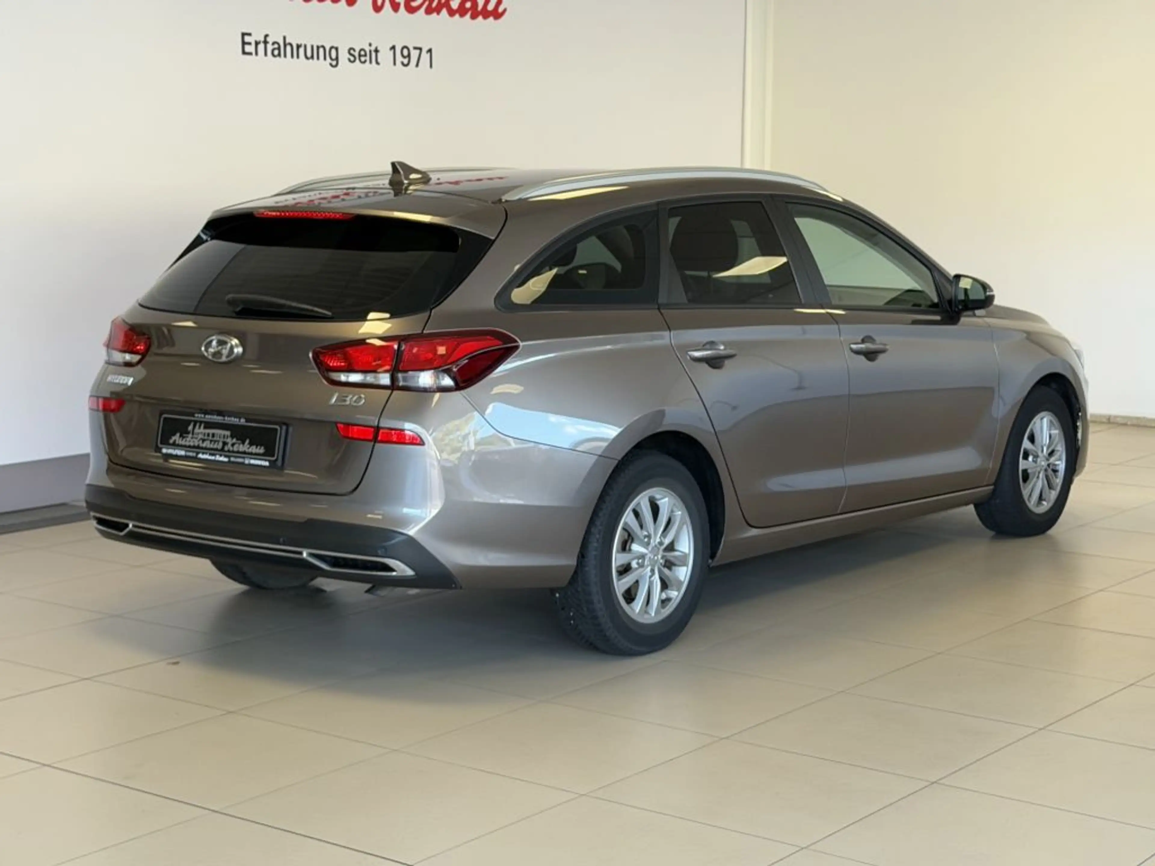 Hyundai i30 Kombi 1.0 T-GDI Select +Ganzjahresreifen+ — photo 12
