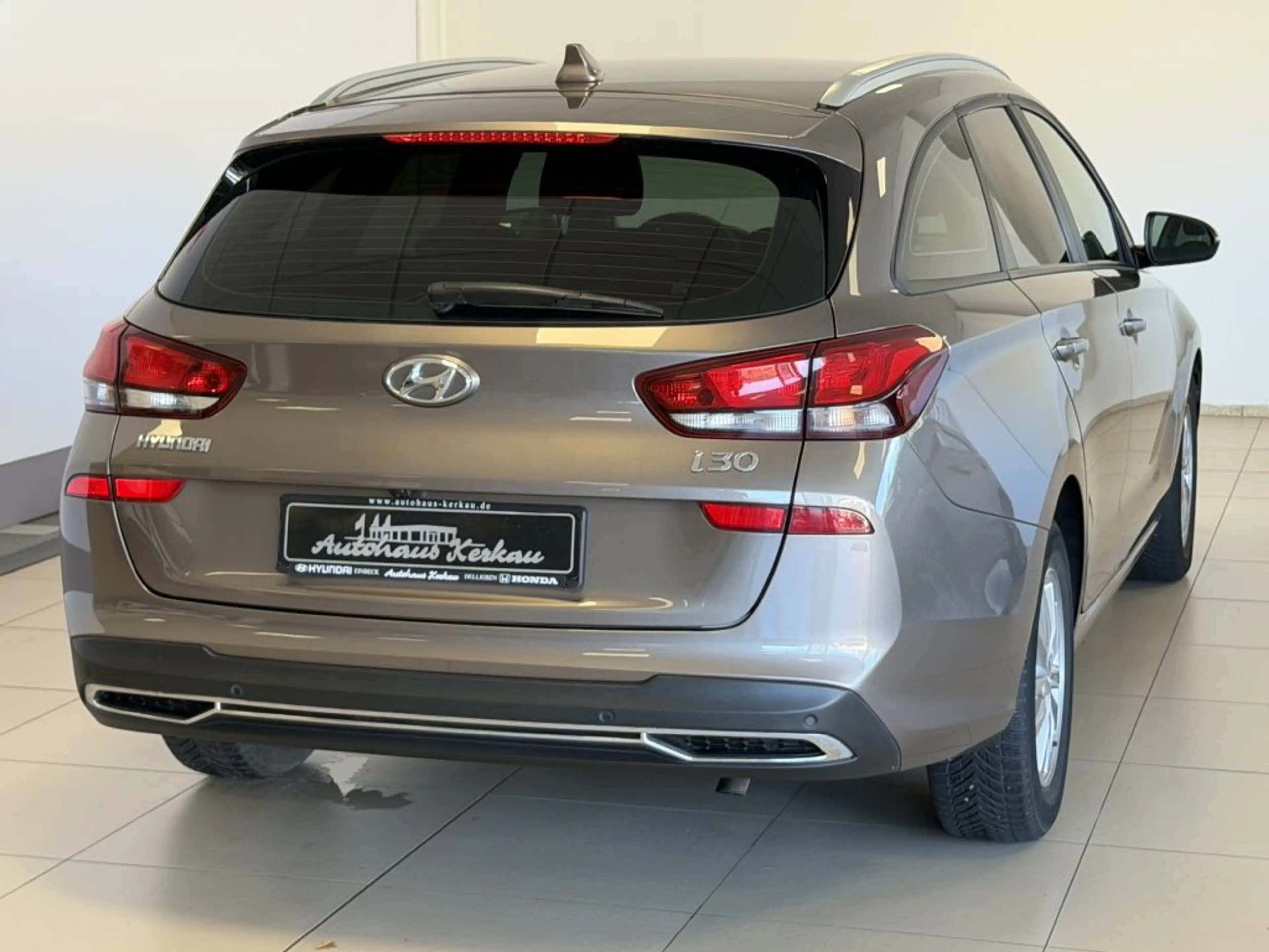 Hyundai i30 Kombi 1.0 T-GDI Select +Ganzjahresreifen+ — photo 13