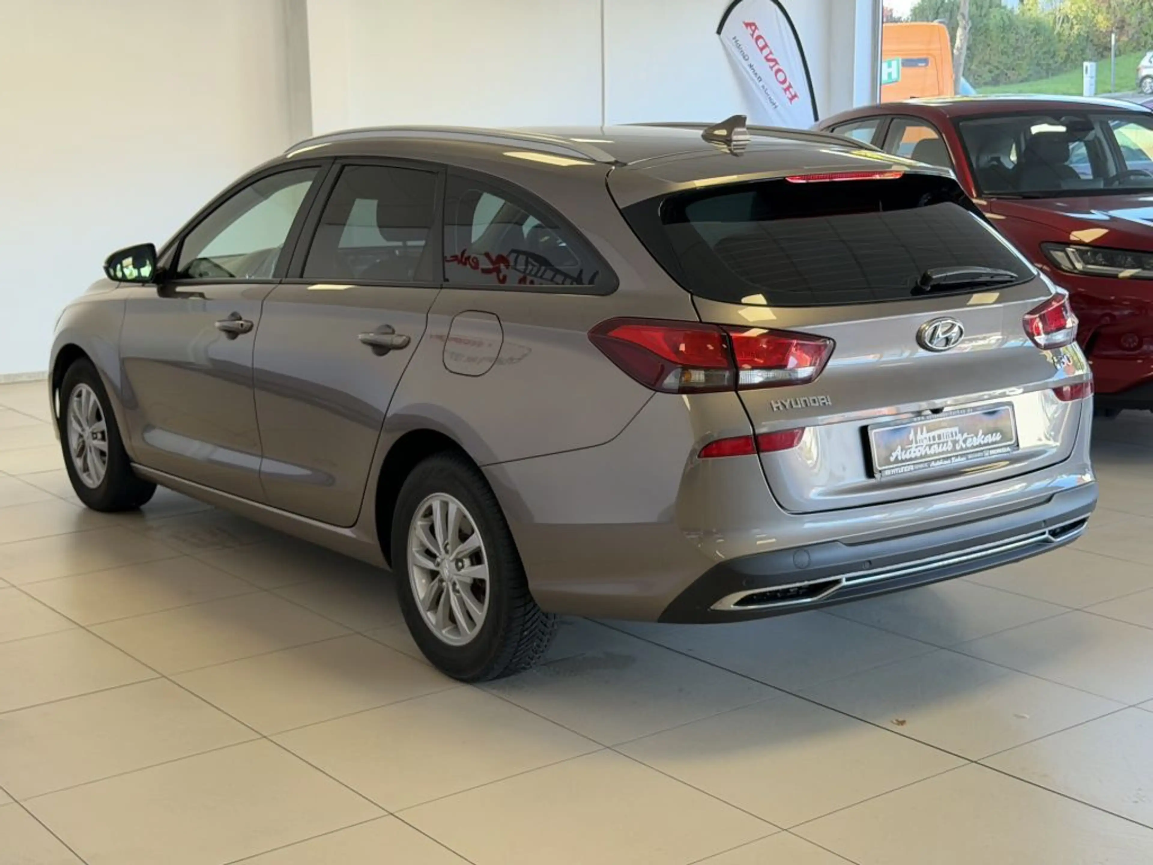 Hyundai i30 Kombi 1.0 T-GDI Select +Ganzjahresreifen+ — photo 15