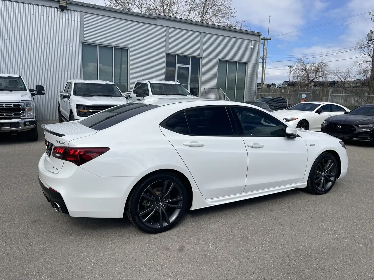 Acura TLX снимка Acura TLX