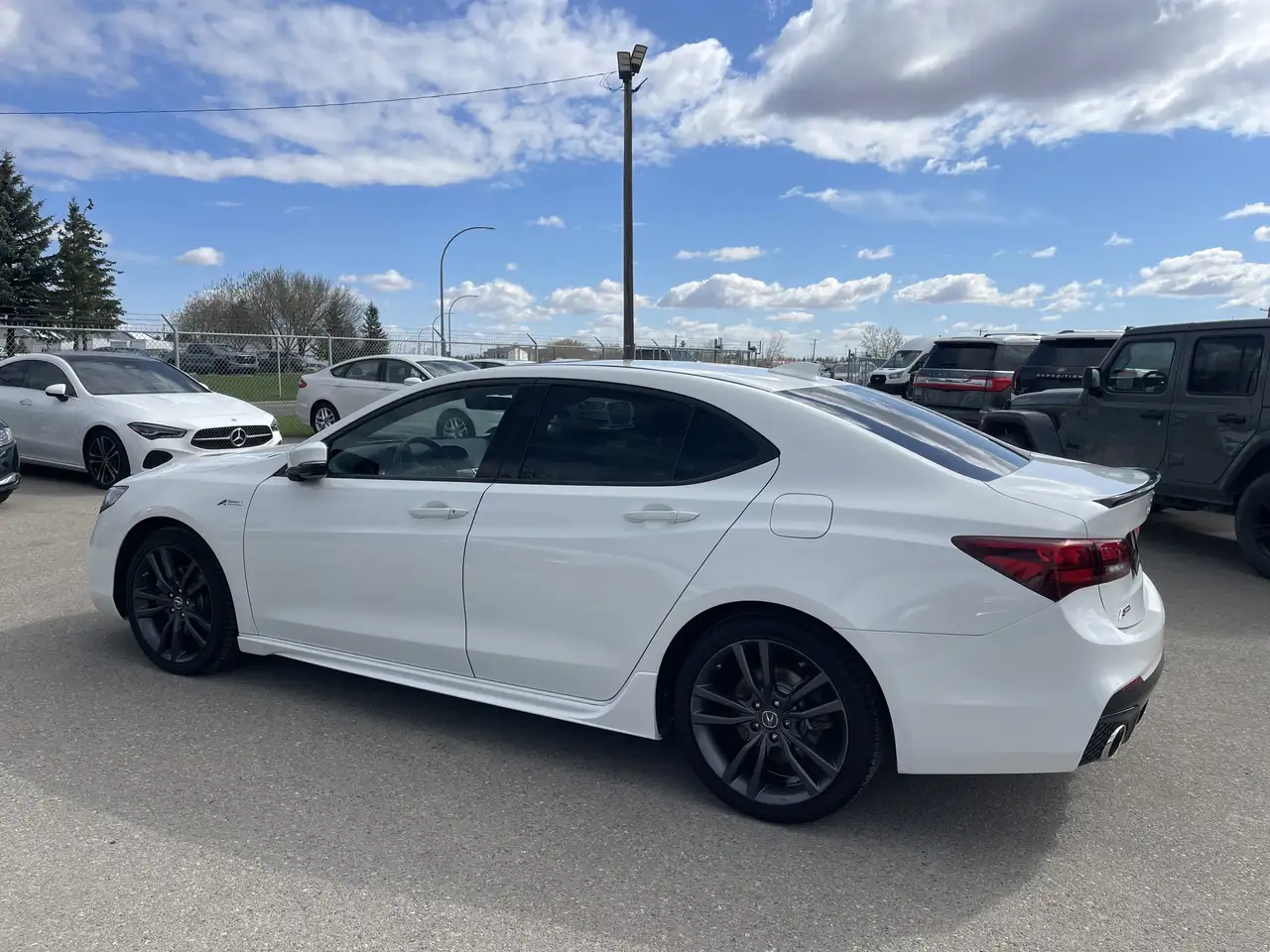 Acura TLX снимка Acura TLX