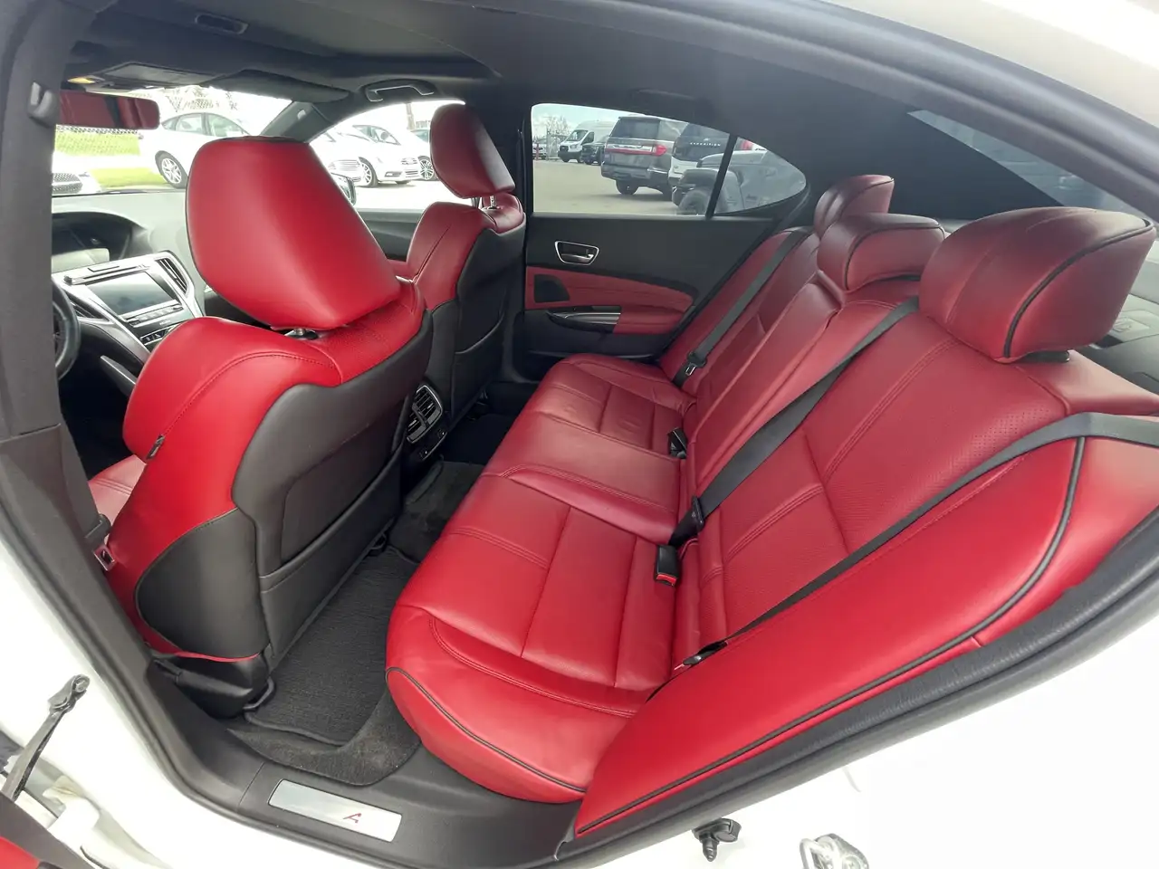 Acura TLX снимка Acura TLX