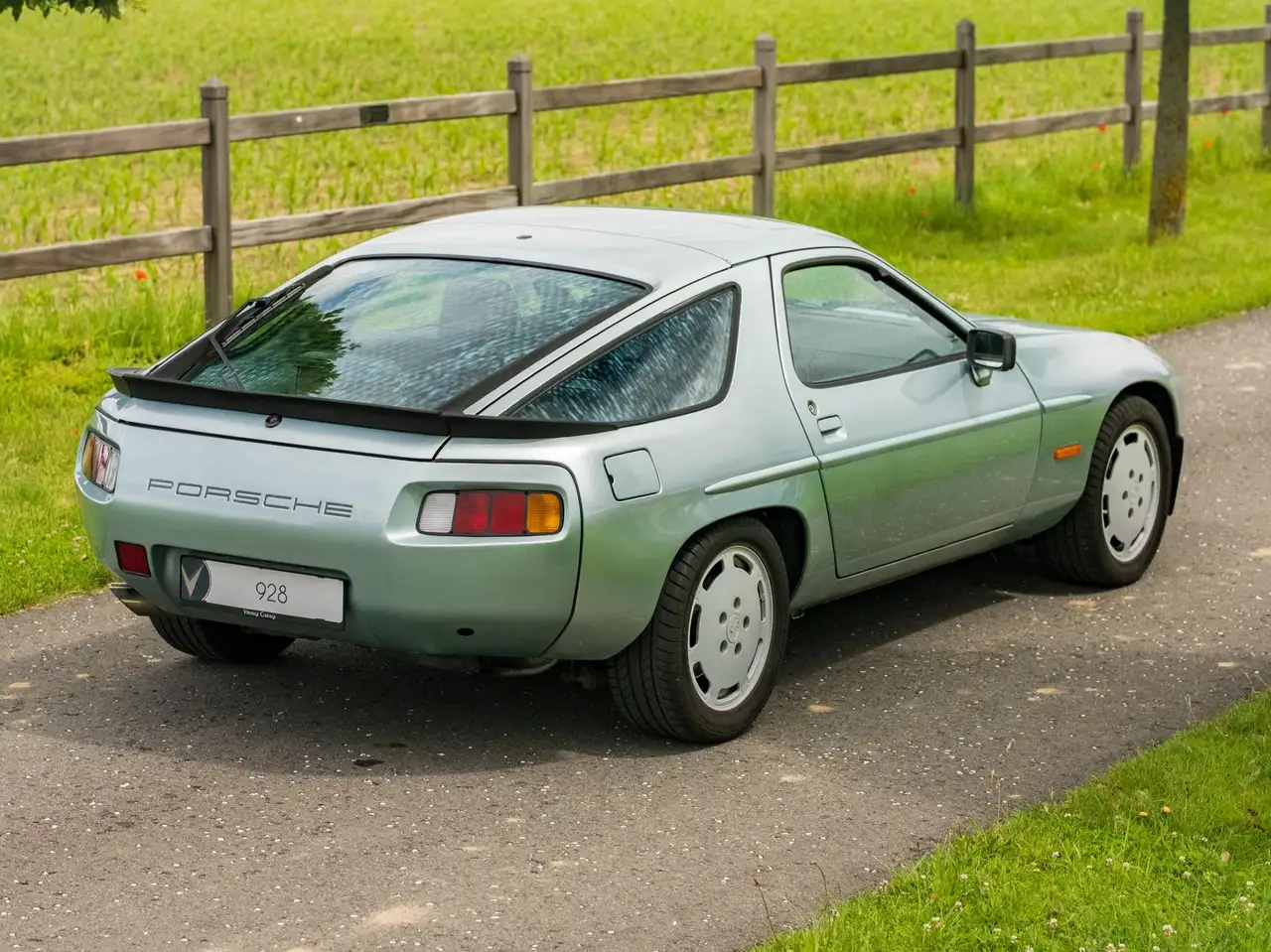 Porsche 928 S, foto 6