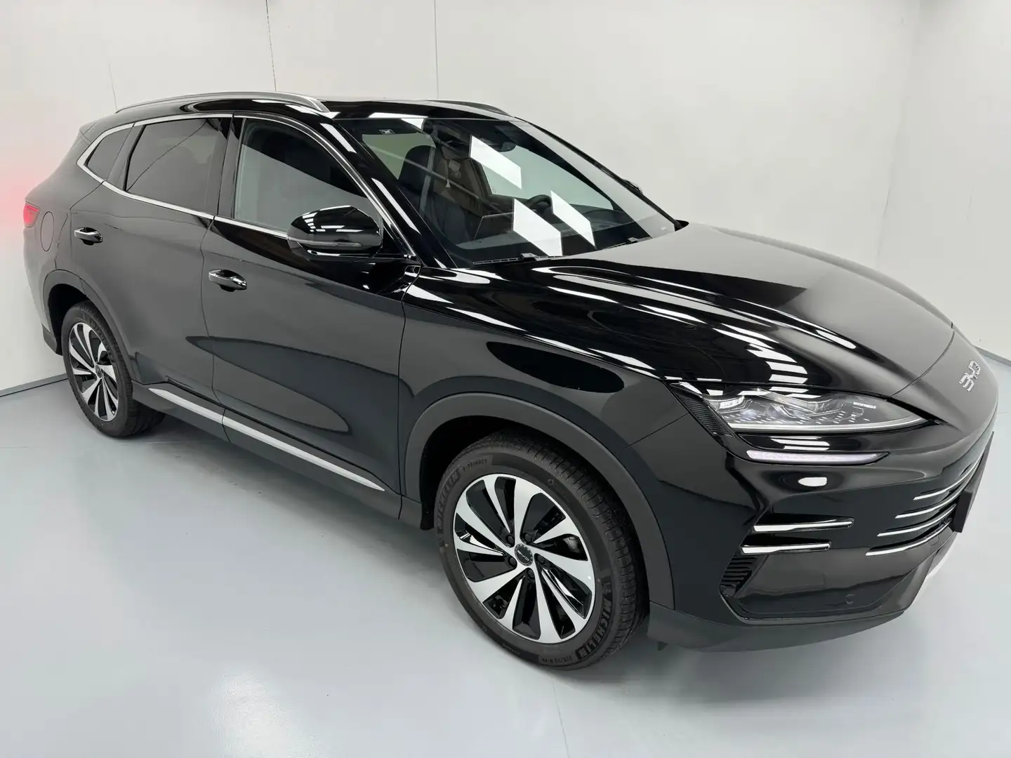 BYD Seal U DMi BOOST Super DM Technology  e-CVT 218CV PROMO! Zwart - 1