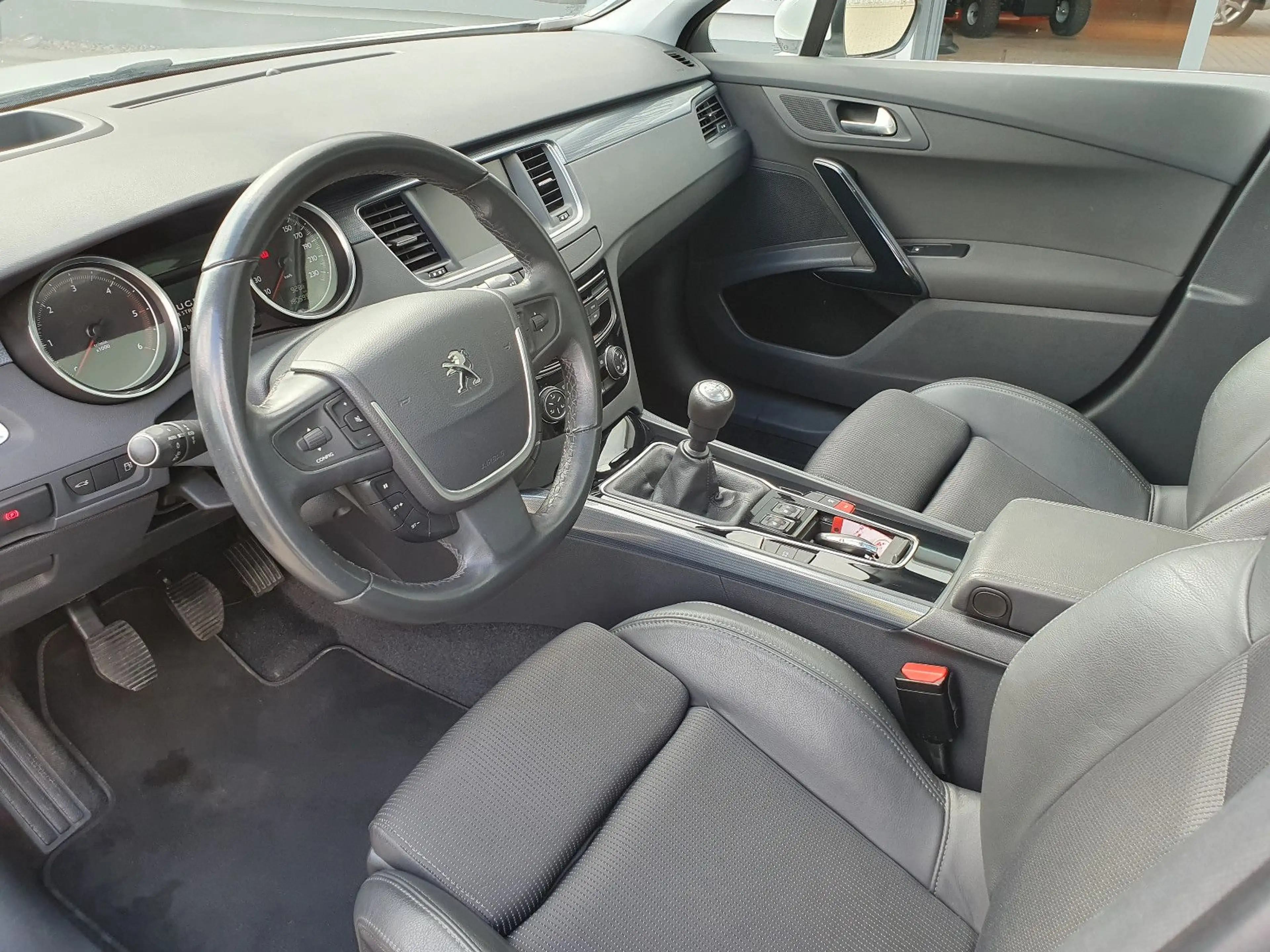 Peugeot 508 SW Allure HDI 150 LED NAVI SHZ AHK PANORAMAD — photo 8