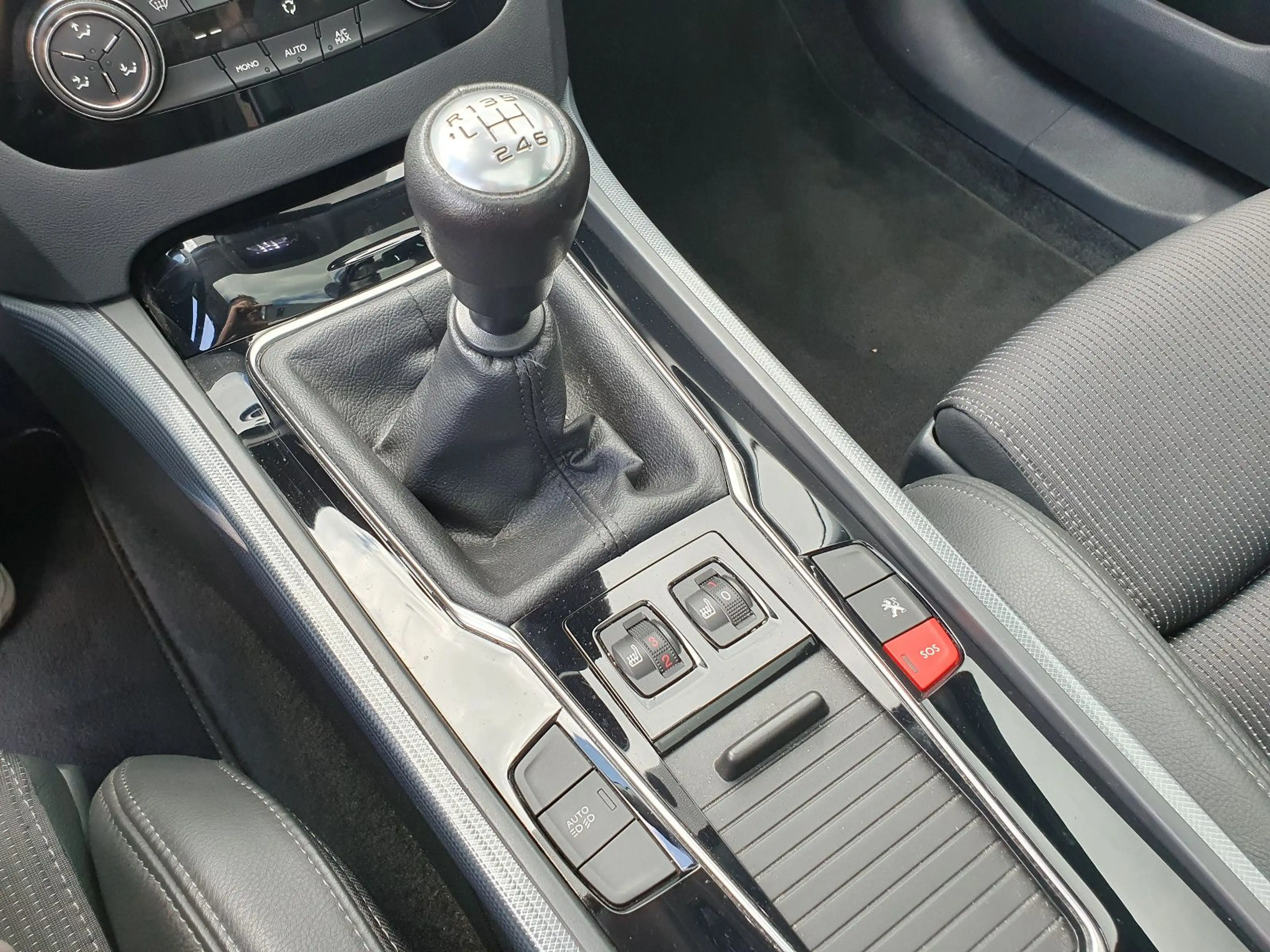 Peugeot 508 SW Allure HDI 150 LED NAVI SHZ AHK PANORAMAD — photo 15