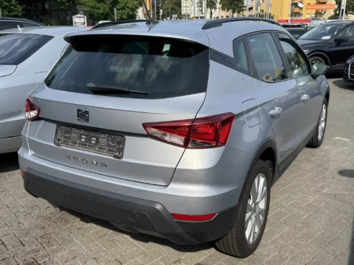 SEAT Arona 1.0 TSI DSG Style NAVI+RFK+PDC+SHZG Argent - 2