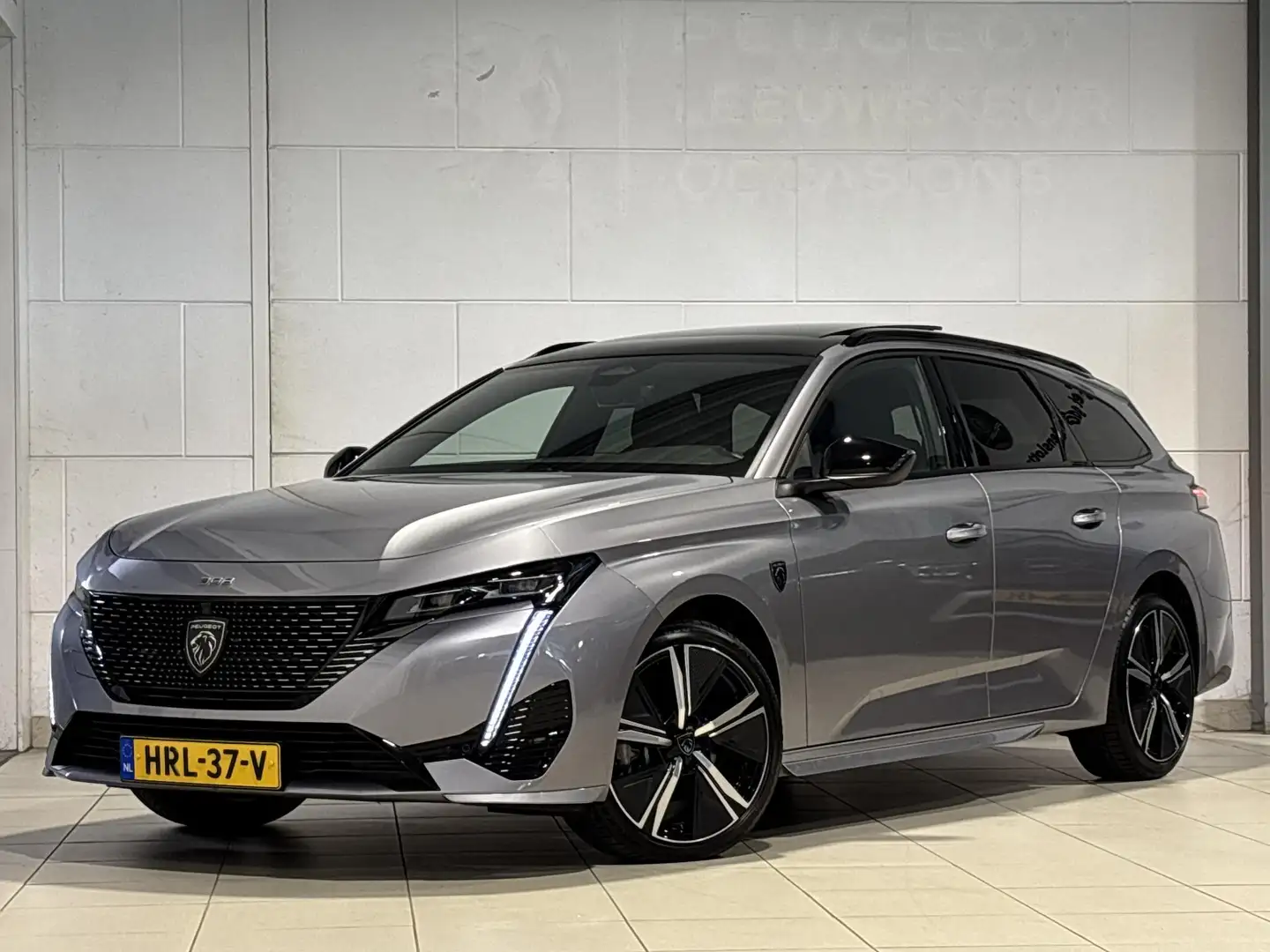 Peugeot 308 SW GT 1.2 Turbo 130pk EAT8 | SCHUIF/KANTELDAK | AL Grijs - 2