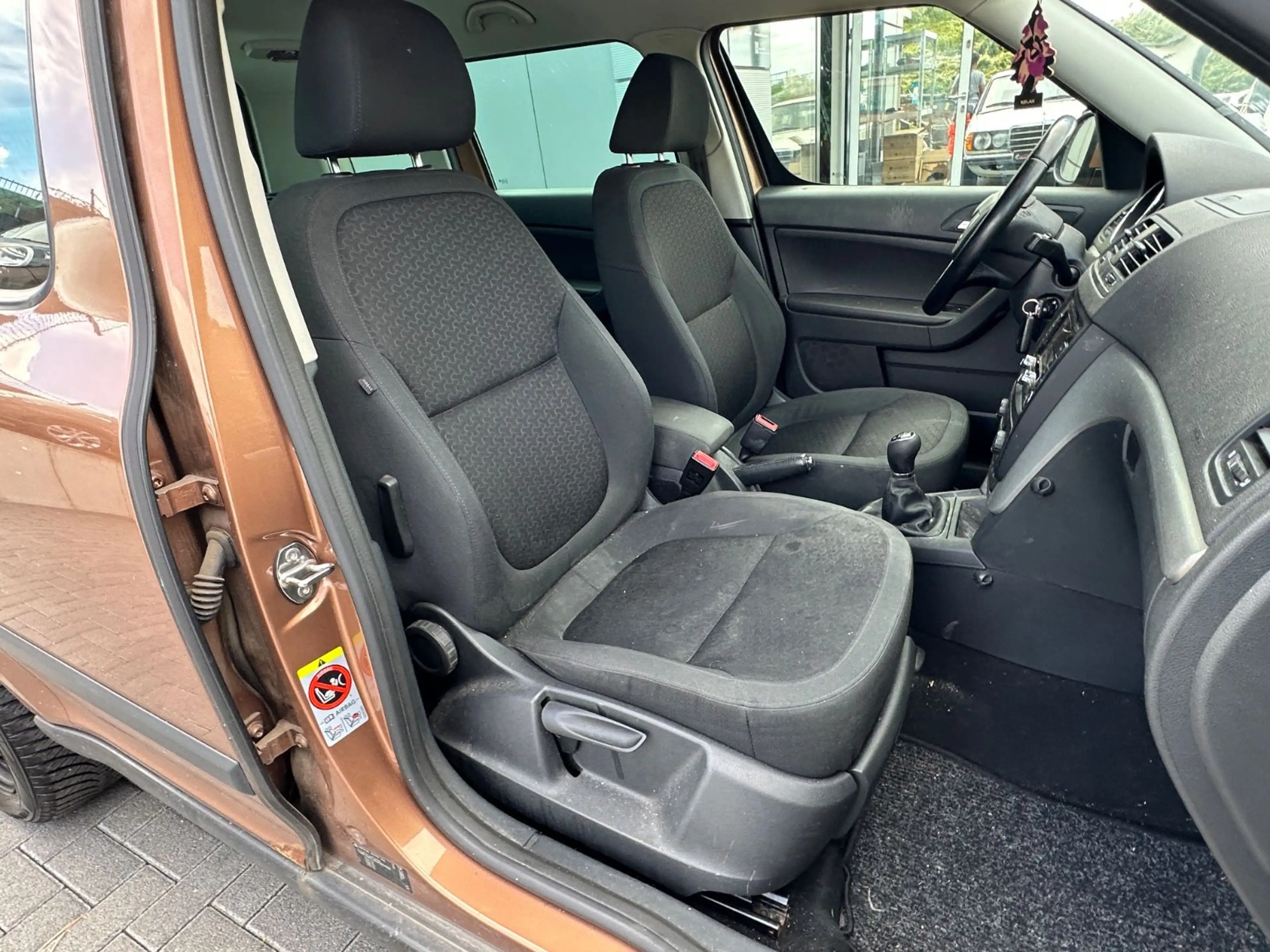Skoda Yeti Plus Edition 4x4*Klima*Temp*Navi*Xenon — photo 26