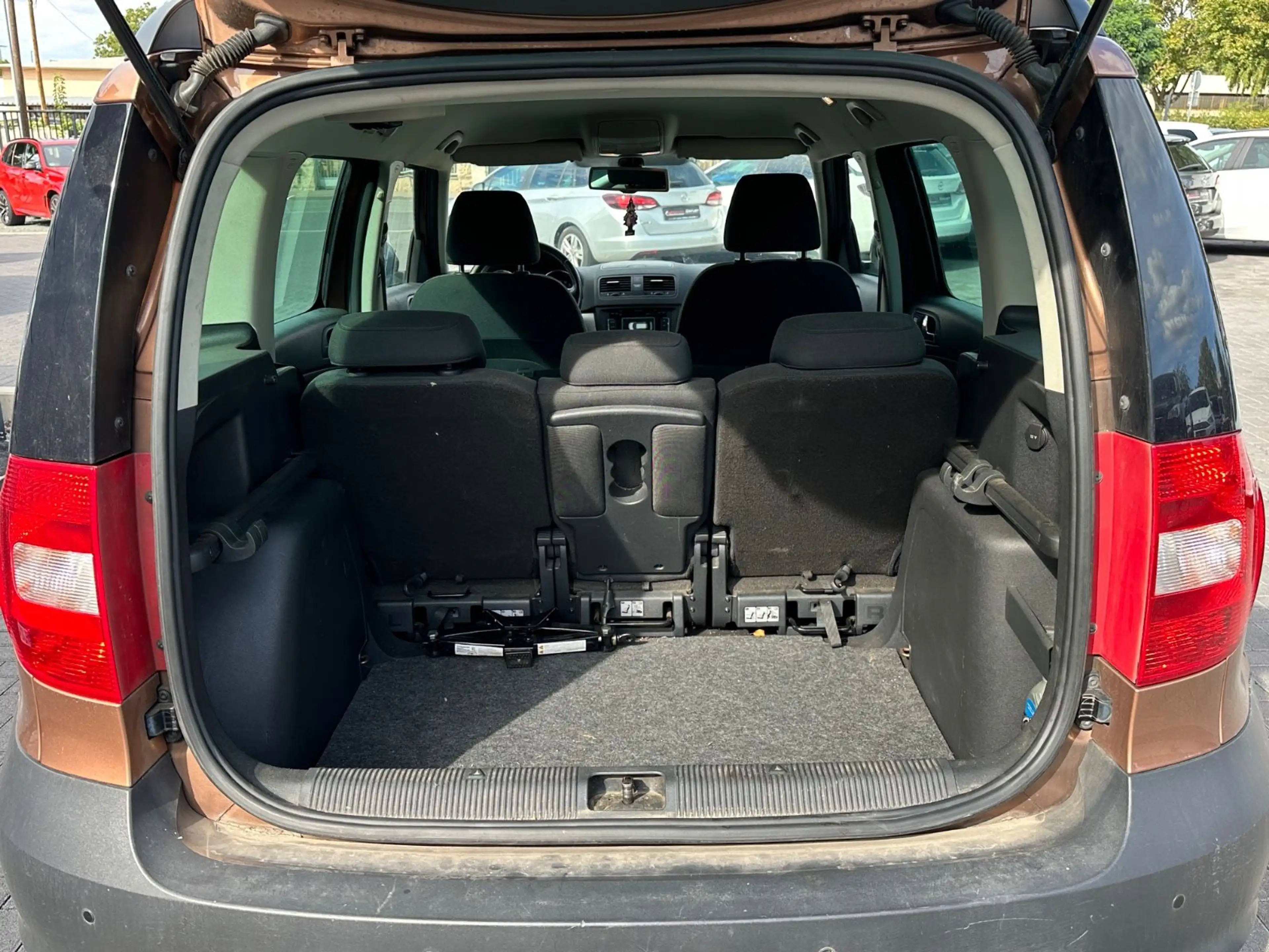 Skoda Yeti Plus Edition 4x4*Klima*Temp*Navi*Xenon — photo 5