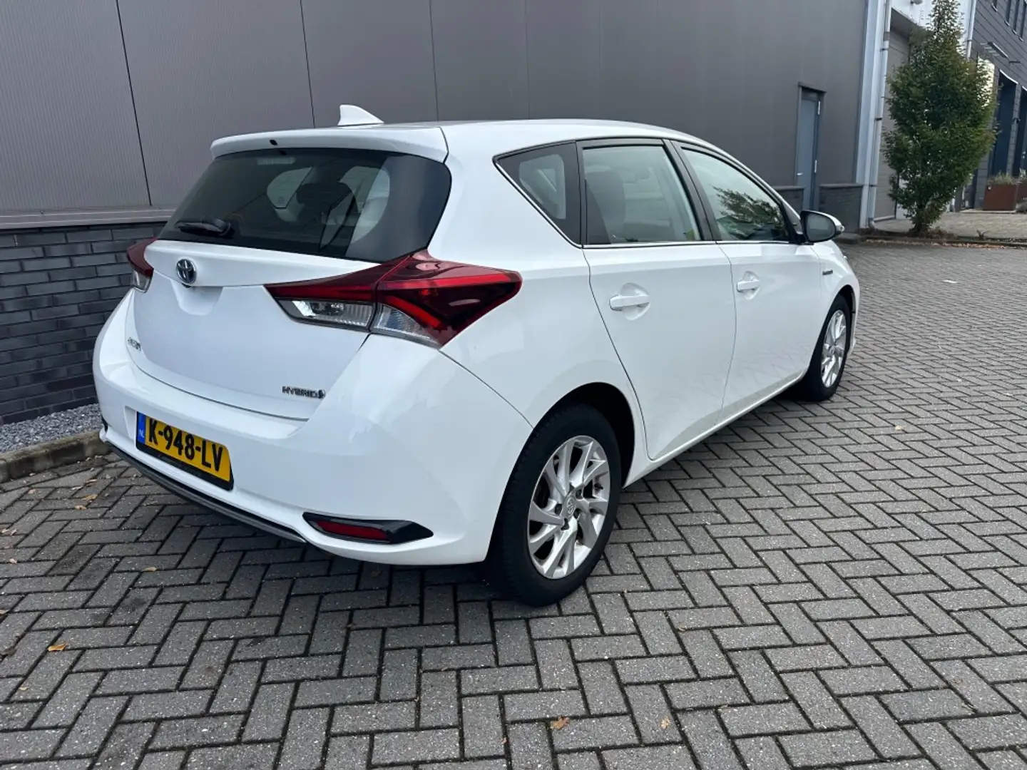 Toyota Auris 1.8 HYBRID ASP. A camera Wit - 2