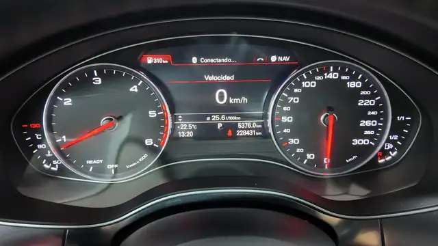 Audi A6 view 23