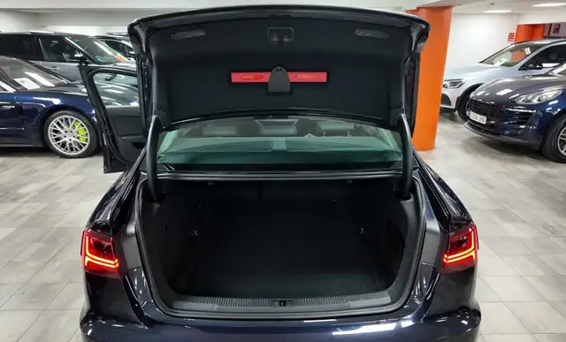 Audi A6 view 17