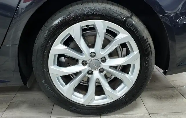 Audi A6 view 12