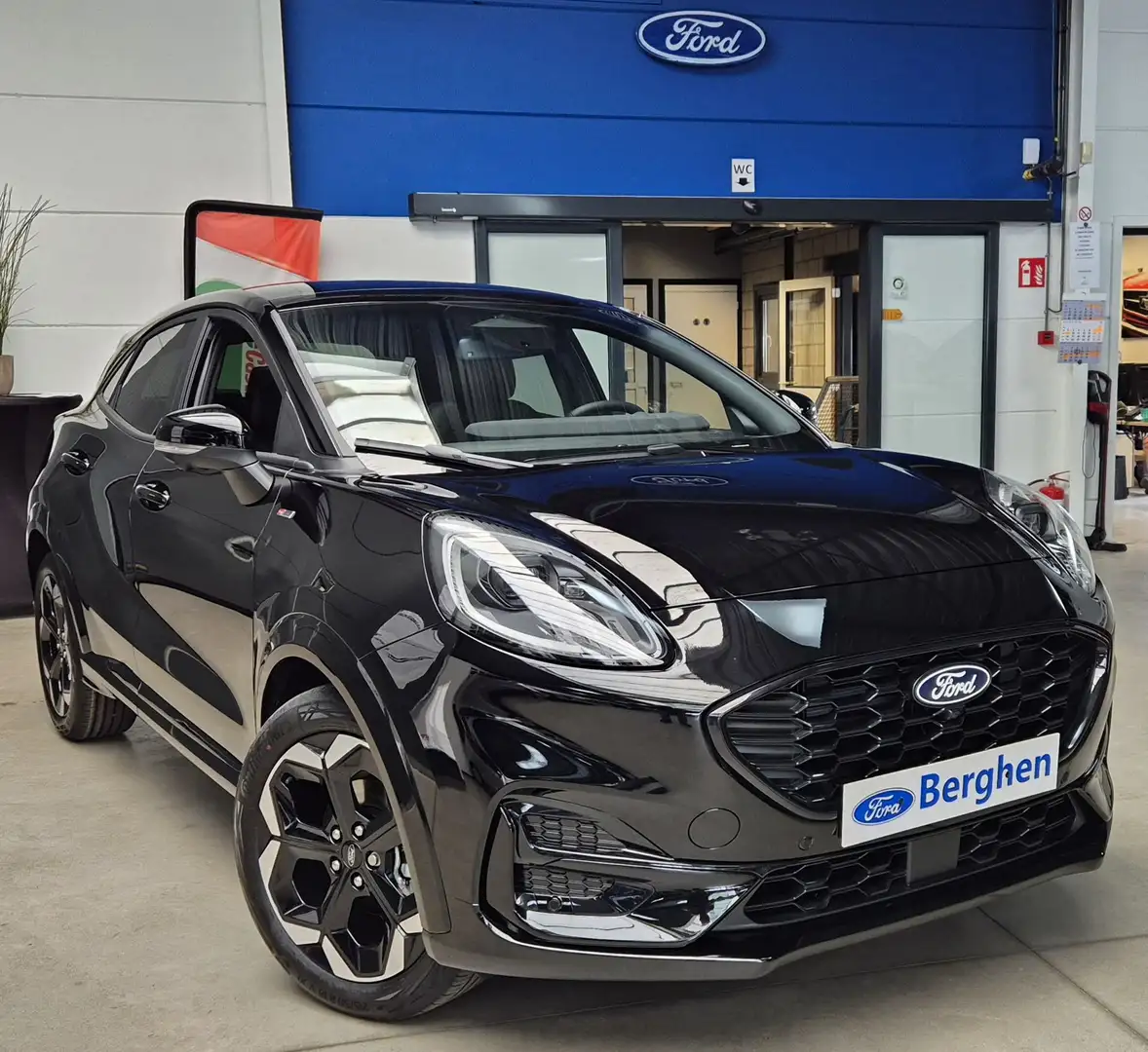 Ford Puma EcoBoost mHEV ST-Line X AUT Noir - 1