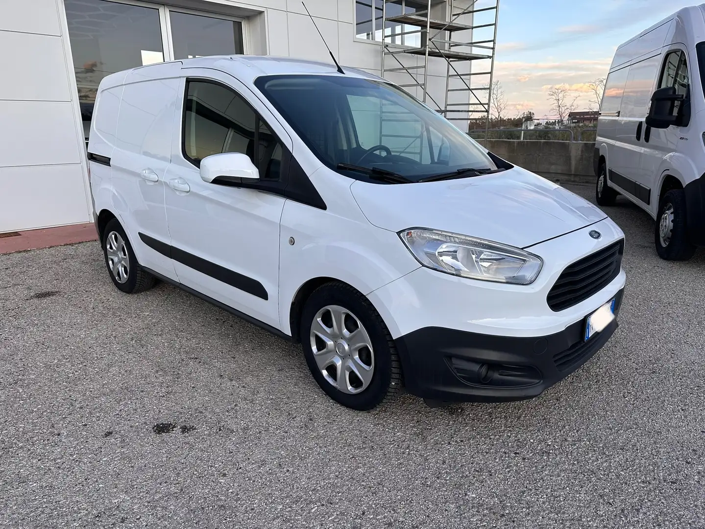 Ford Courier 1.5 TDCi 75 cv van trend Blanco - 1
