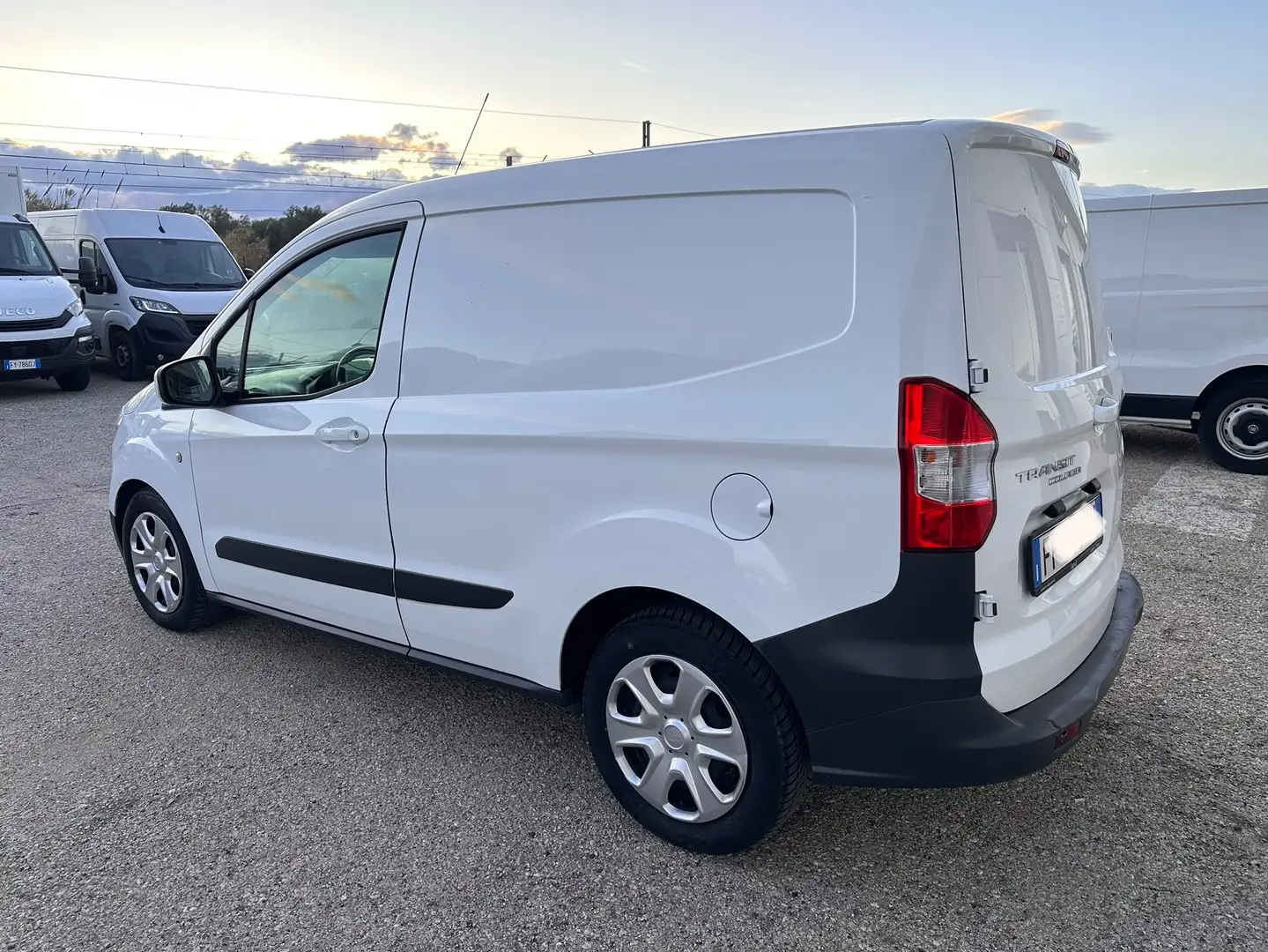 Ford Courier 1.5 TDCi 75 cv van trend Blanco - 2