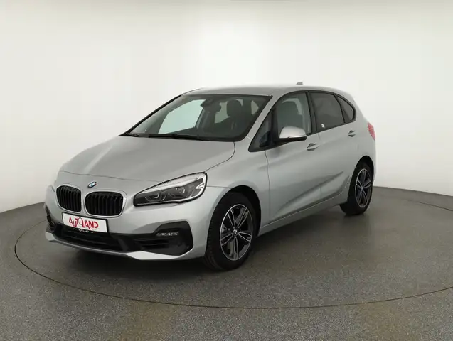 BMW 220 220i Sport Line LED Navi Head-Up Tempomat AHK