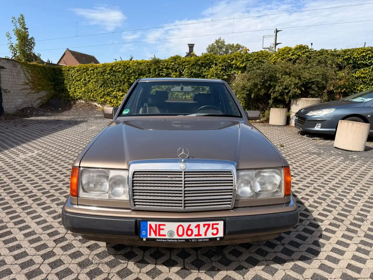 Mercedes-Benz E 260 W124 Limusine Rentnerfahrzeug, foto 8
