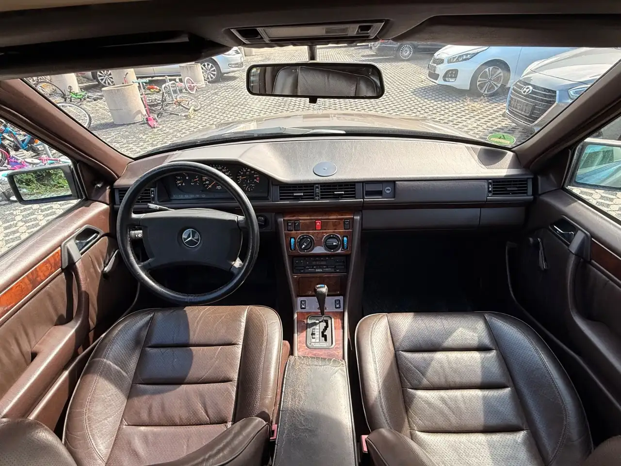 Mercedes-Benz E 260 W124 Limusine Rentnerfahrzeug, foto 12