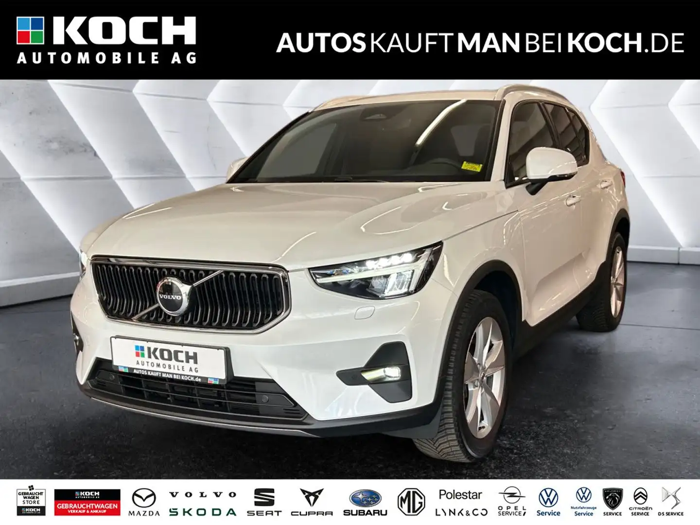 Volvo XC40 B3 DKG Core AHK LED SHZ/LHZ NAVI PDC/CAM! Белый - 1