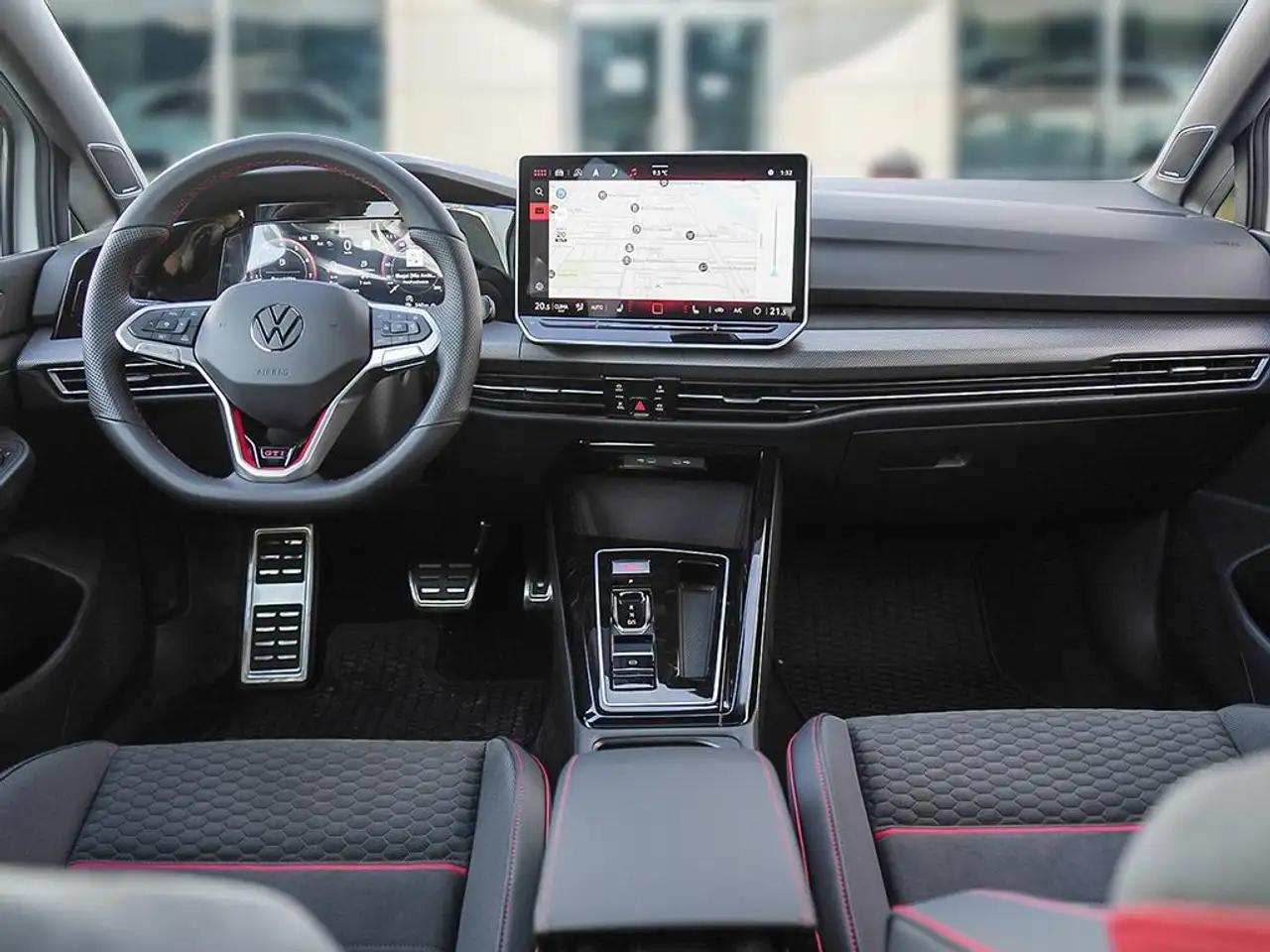 Volkswagen Golf GTI снимка Volkswagen Golf GTI
