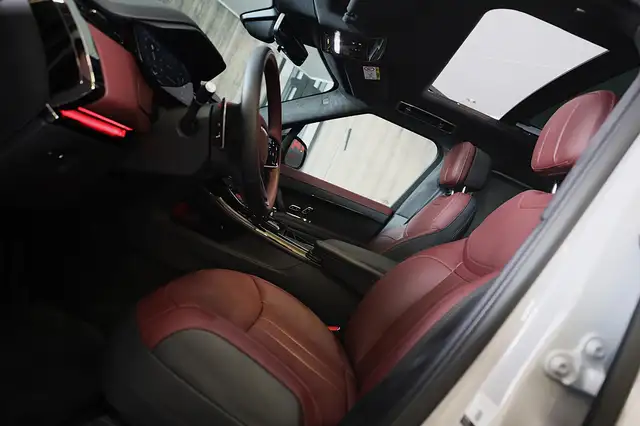 Land Rover Range Rover Sport view 8