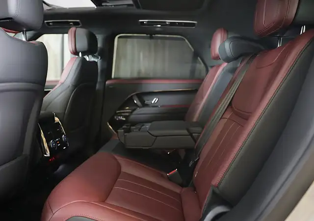 Land Rover Range Rover Sport view 12