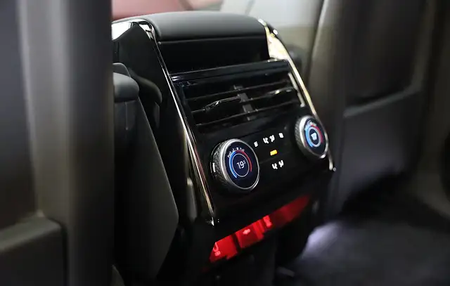 Land Rover Range Rover Sport view 22