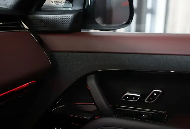 Land Rover Range Rover Sport view 24