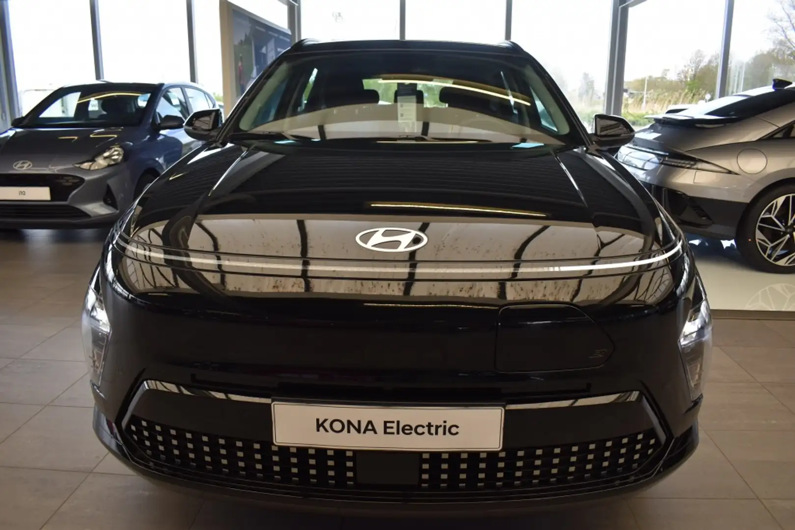 Hyundai KONA Electric 65,4 kWh Comfort Limited | Warmtepomp | O Zwart - 2