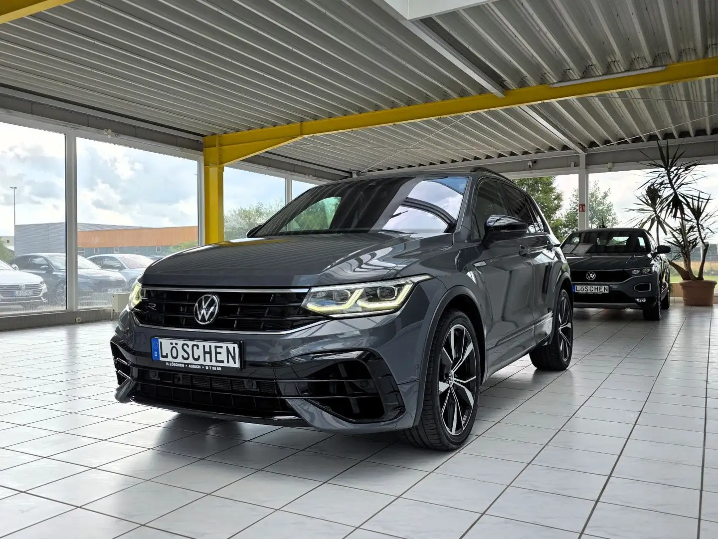 Volkswagen Tiguan R 4Motion Black Style Akrapovic H&K Sound Grey - 2