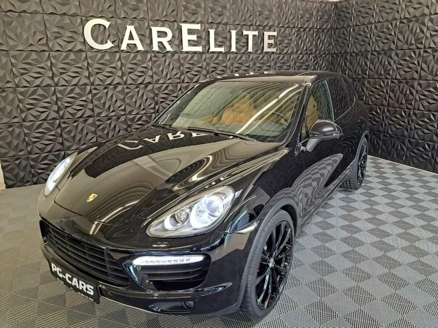 Porsche Cayenne Turbo Aut. Black - 1