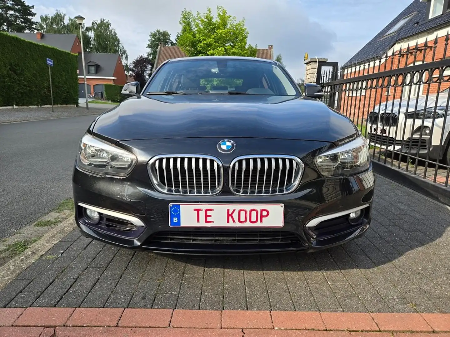 BMW 118 118iA Schwarz - 2