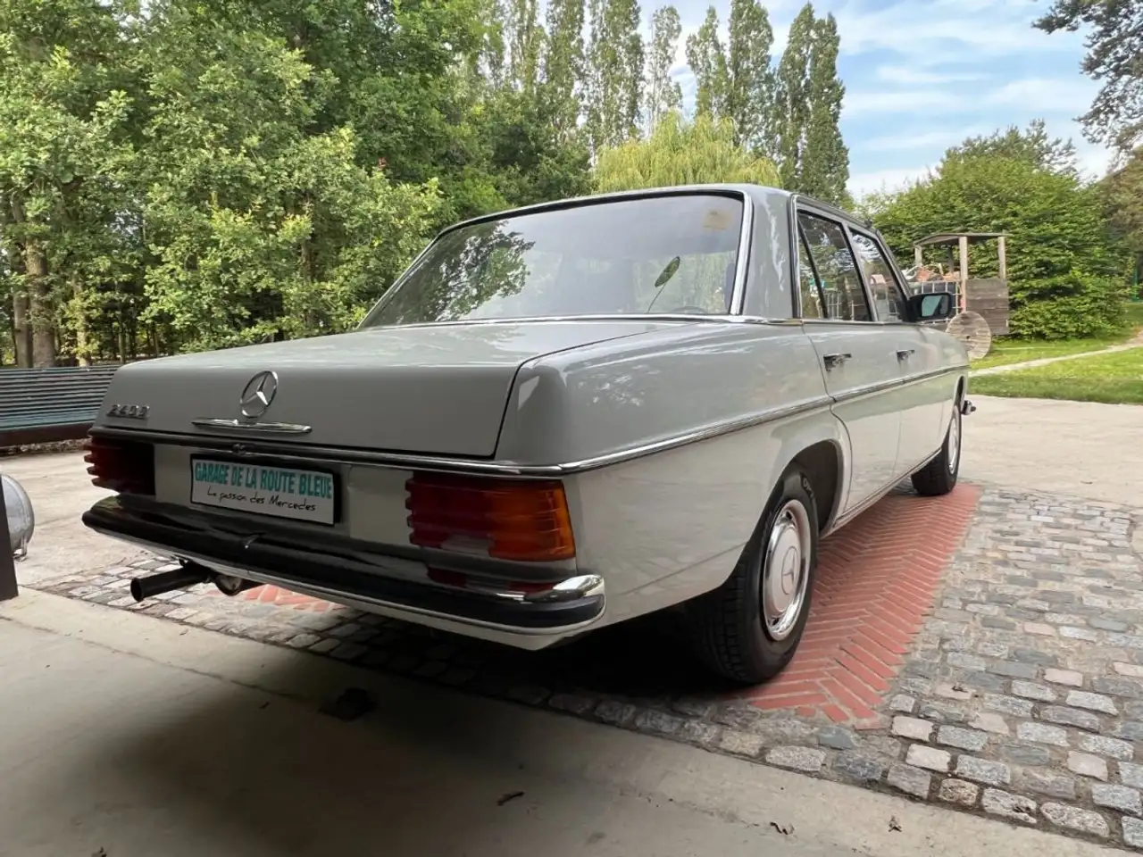 Mercedes-Benz 240 W115 D Restauration De Haut Niveau, foto 6