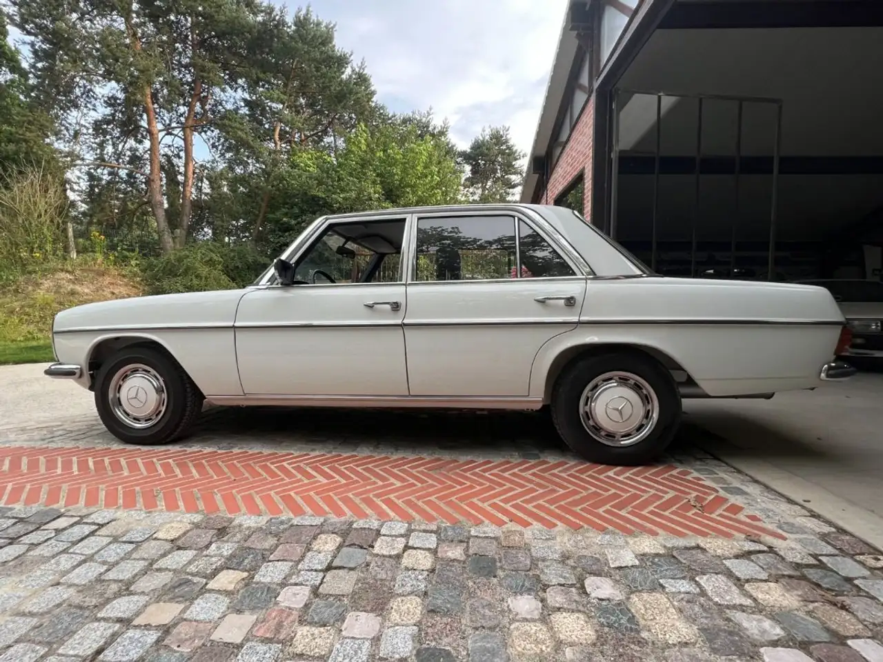 Mercedes-Benz 240 W115 D Restauration De Haut Niveau, foto 8