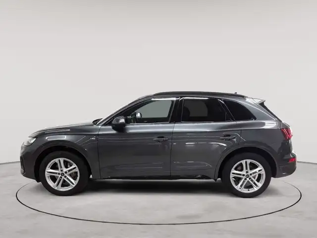Audi Q5 view 6