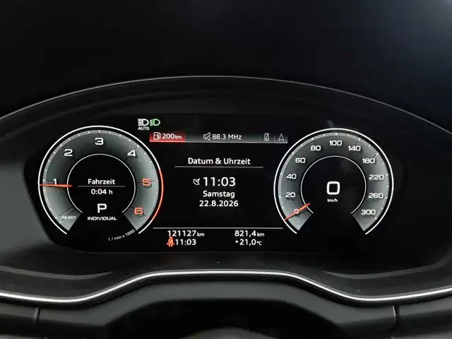 Audi Q5 view 11
