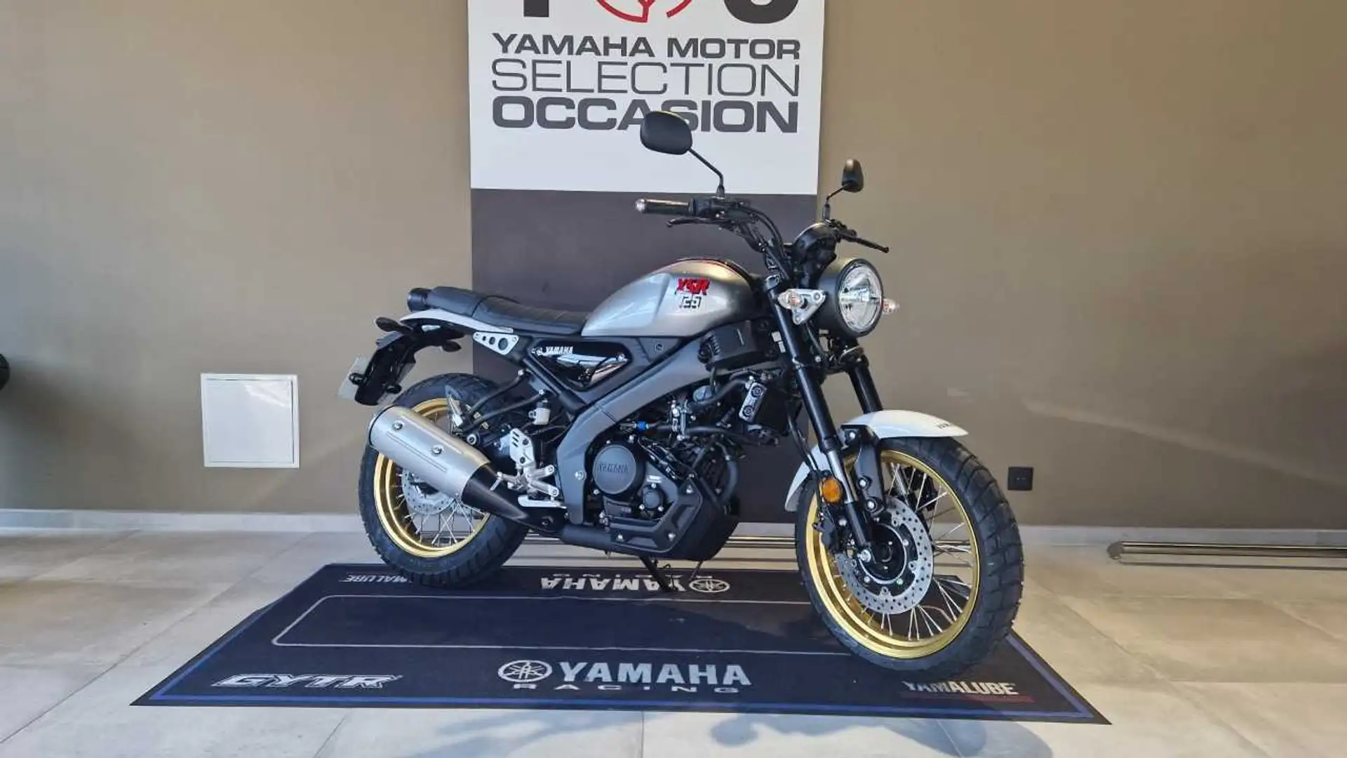 Yamaha XSR 125 Gris - 1