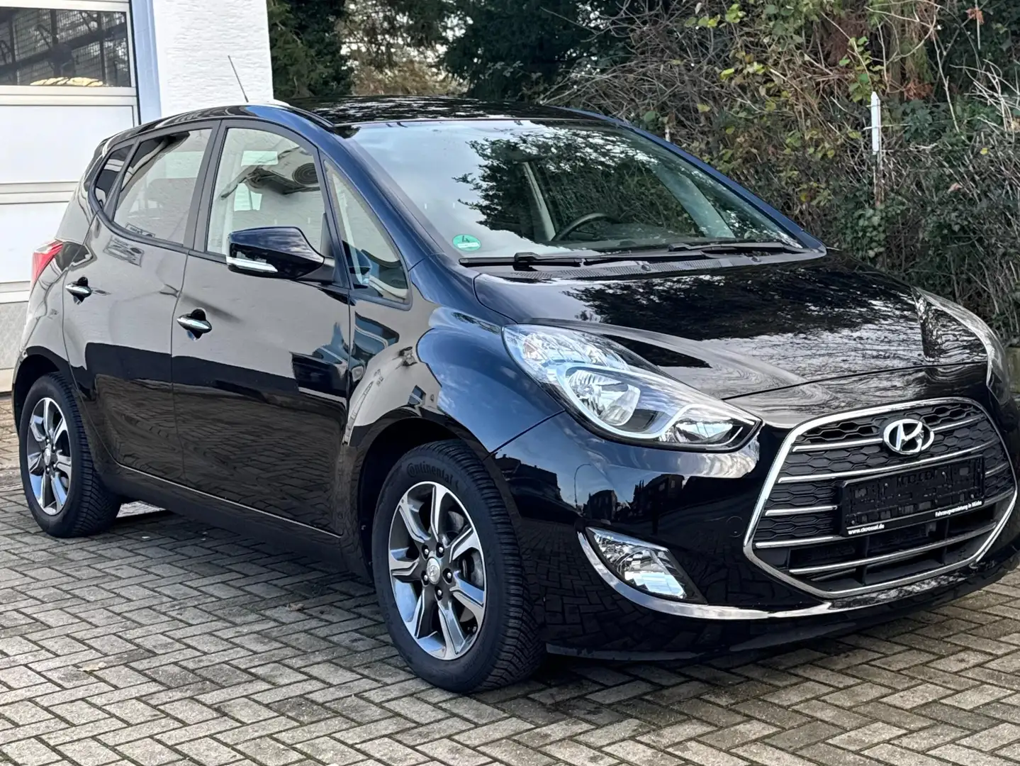 Hyundai iX20 YES!Plus*Rückfahrkamera*Scheckheft*Automatik Negro - 1