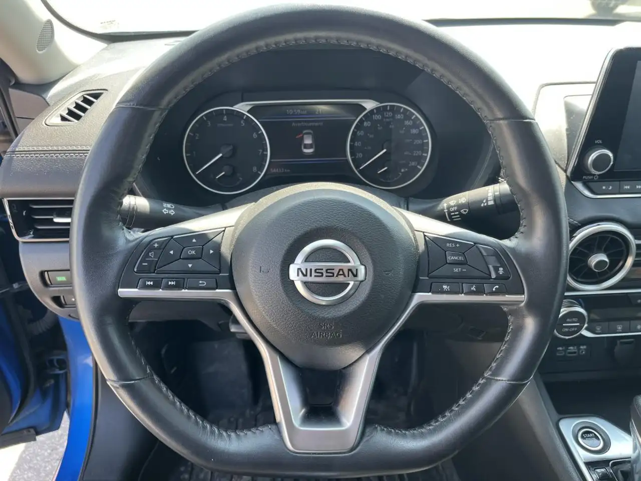 Nissan Sentra снимка Nissan Sentra